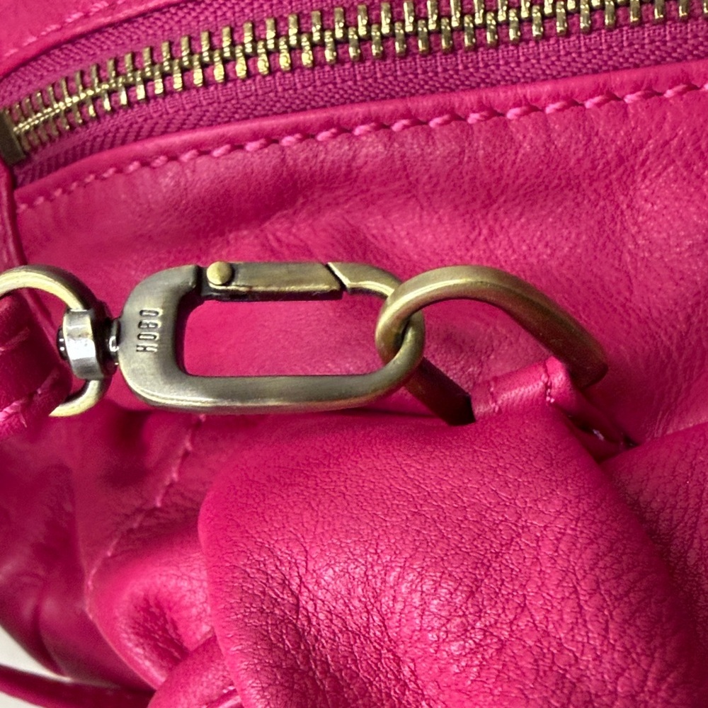 HOBO Darling Fuchsia Leather Women's Bag - Picture 5 of 14